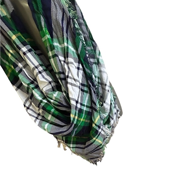 Zumba Zumbito Plaid Scarf • Used - Picture 7 of 7